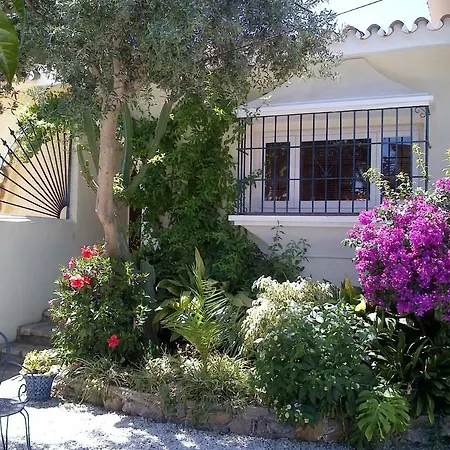 Apartment Garden At Casa Madden